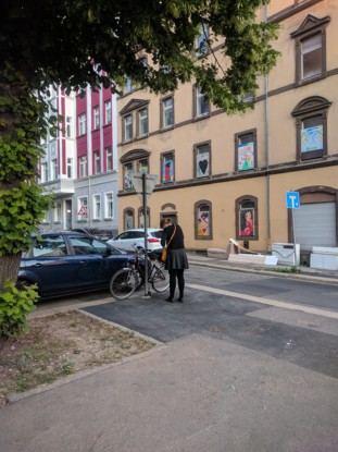 Bild 3: Einzige Abstellmöglichkeit: Straßenschild