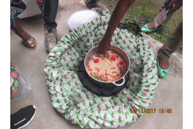 Kochtaschen in Kamerun